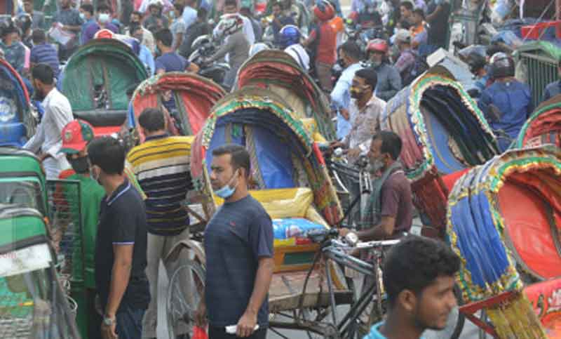 সড়কে বাস নেই, সিএনজি-বাইক-রিকশা ভাড়া তিন-চার গুন